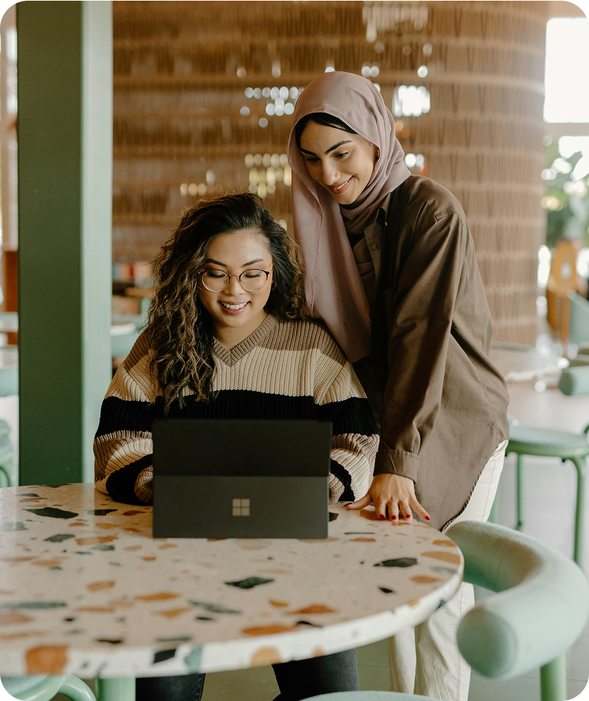 عن المعهد Page Header 08